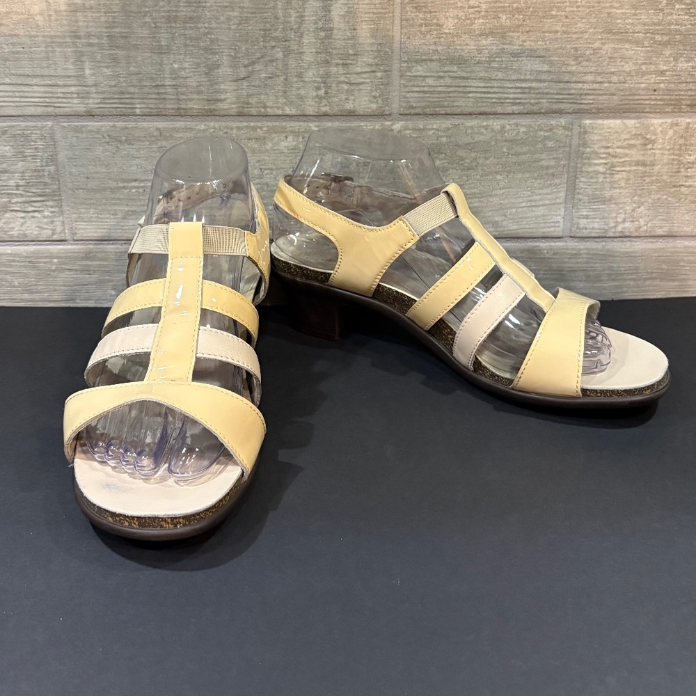 SAS Allegro Cream Sandal Size 9